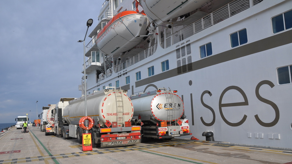 120 ton yakıt aldı