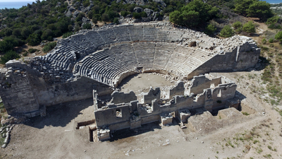 Yüzbinler akın etti