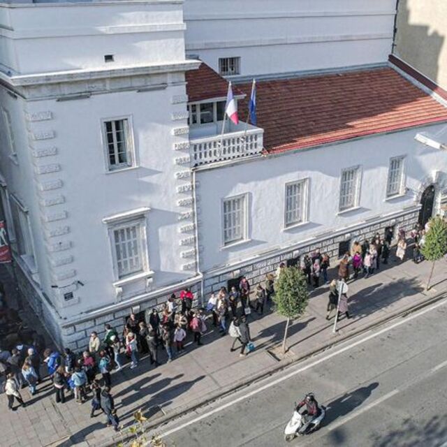 İzmir'de Picasso kuyruğu