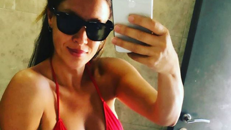 Tuğba'dan bikinili poz