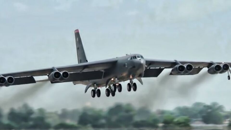 ABD, İran'a karşı B-52 gönderecek iddiası