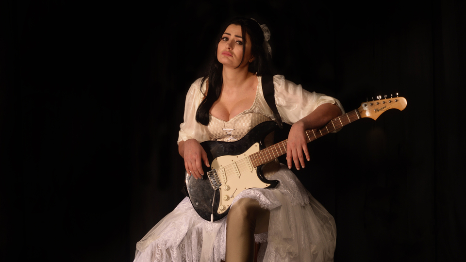 Tarla Kuşuydu Deniz