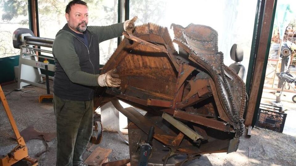 Ünlü ressam evinde ölü bulundu