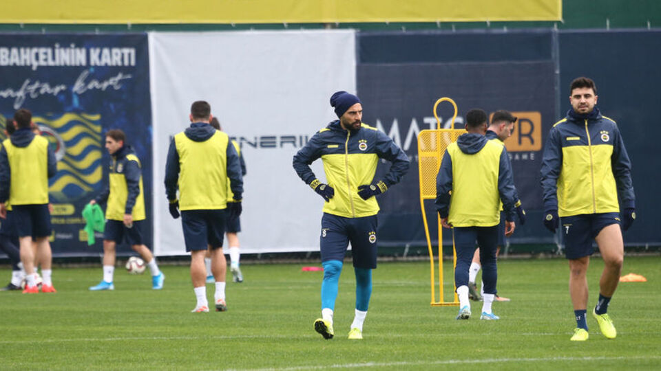 Mehmet Ekici çalışmalarını sürdürüyor