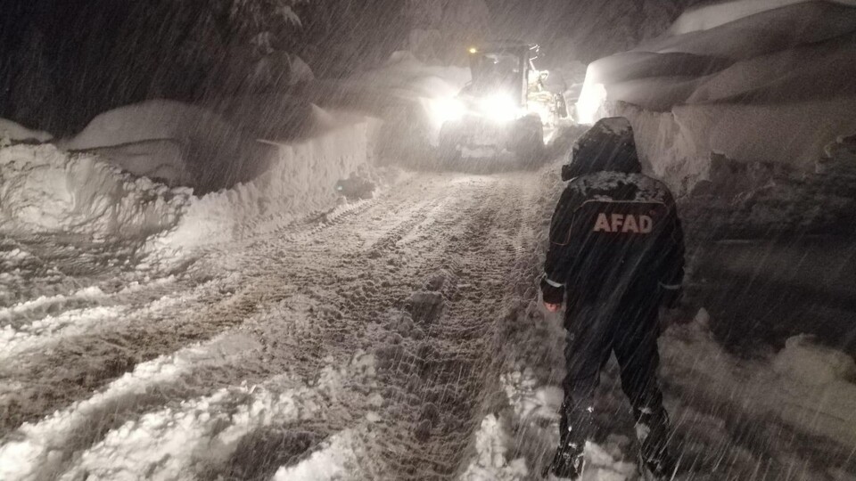 Çığ altında kalan işçi için seferberlik!