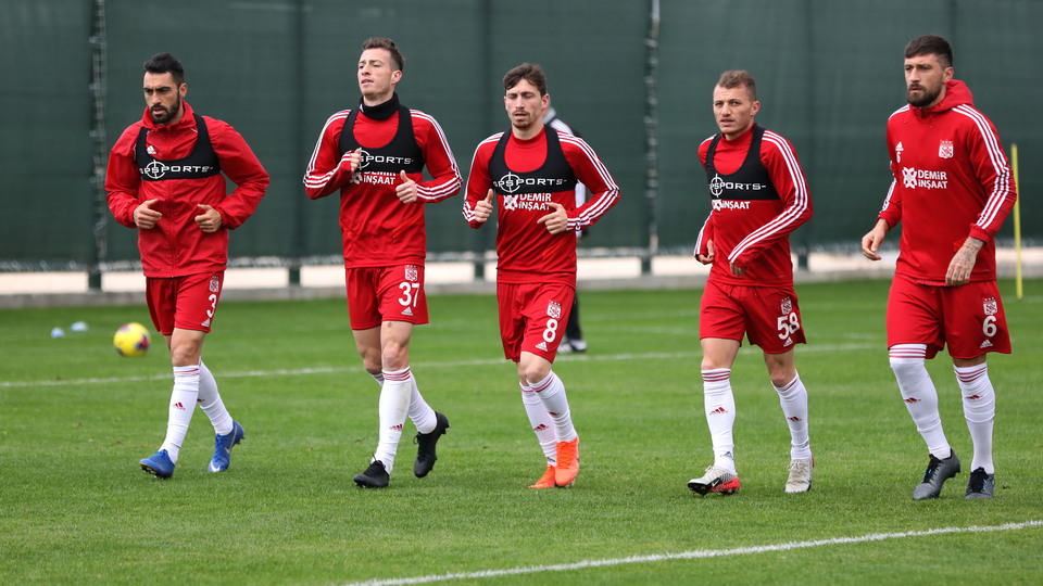 Lider Sivasspor'da çalışmalar sürüyor