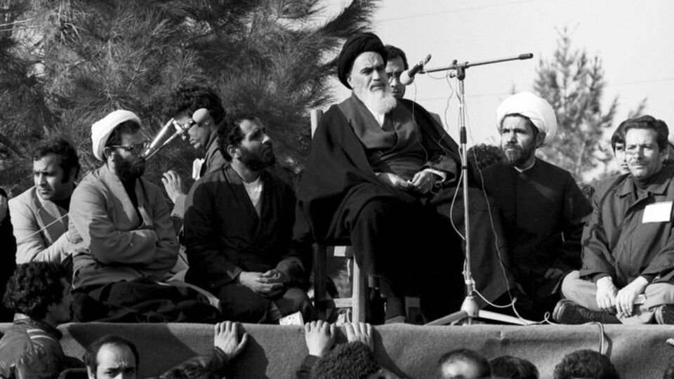 Ayetullah Humeyni kimdir?