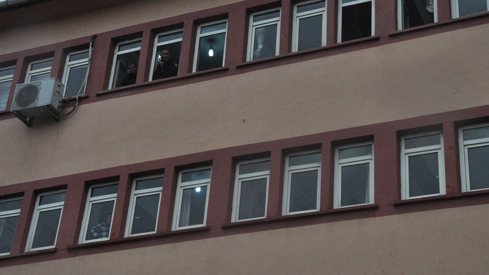 Lisede dehşet! Herkesin gözü önünde atladı