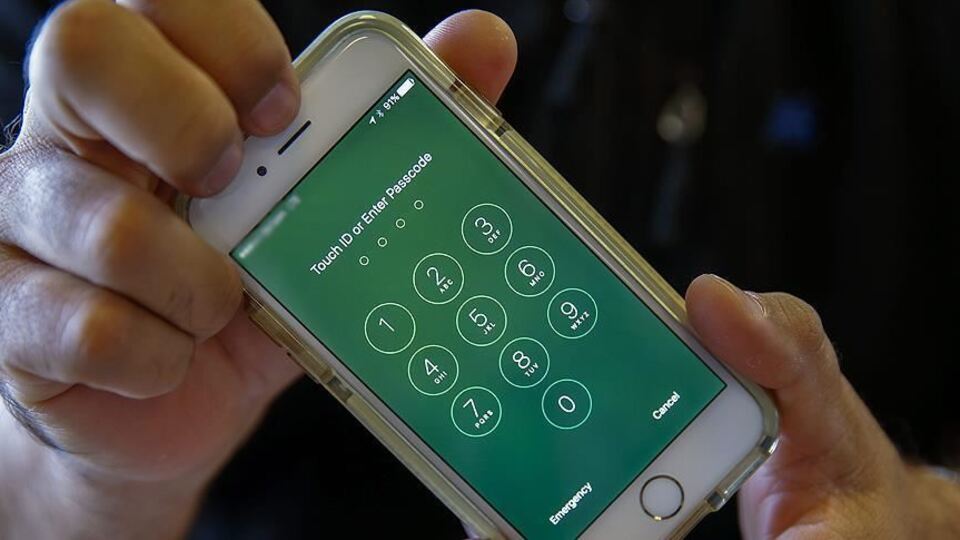 FBI ile Apple bir kez daha karşı karşıya!