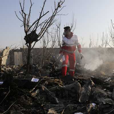 İran'da düşen uçakla ilgili flaş açıklama: Füze veya bomba olabilir