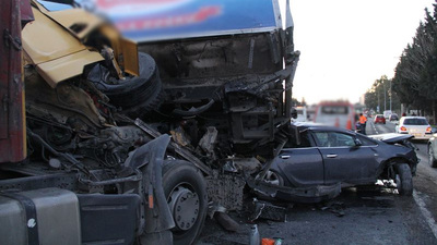 İzmir'de zincirleme kaza!