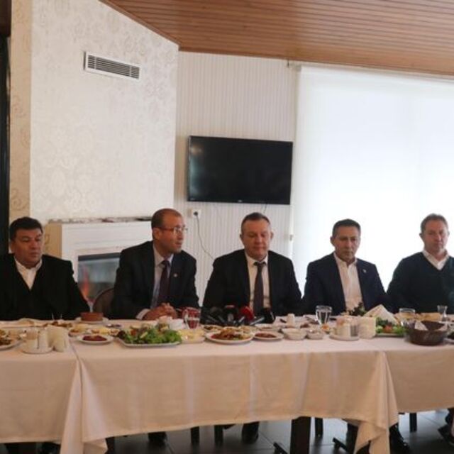 "Özdemir'in olduğu yerde yanlış olmaz"