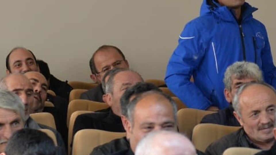 Muhtarın dil sürçmesi valiyi güldürdü