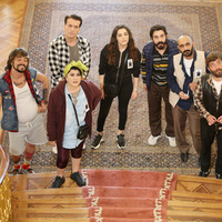 Baba Parası oyuncuları Manga'nın klibinde