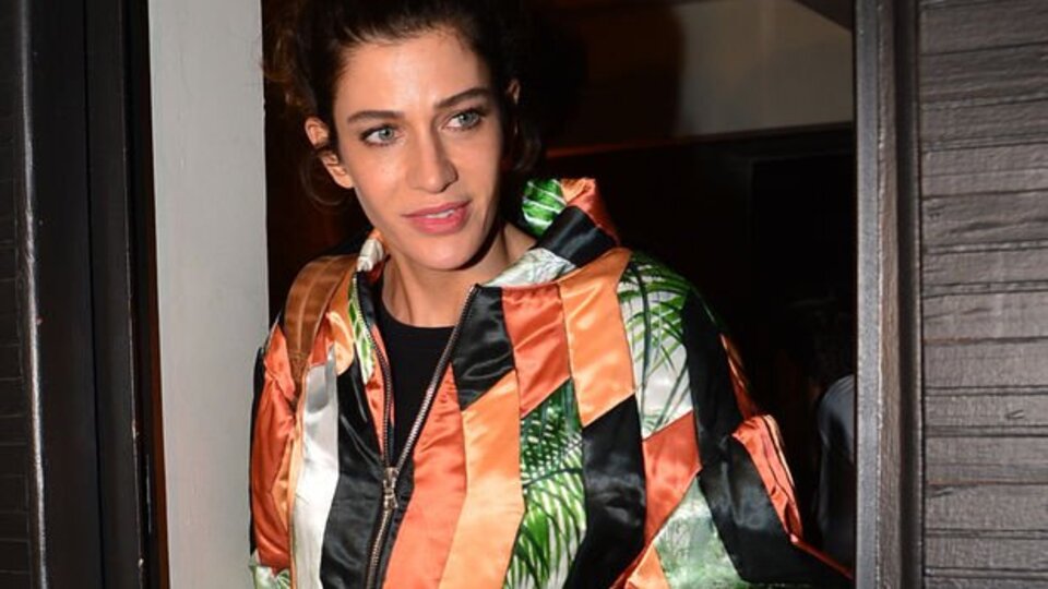 Berrak Tüzünataç kimdir?