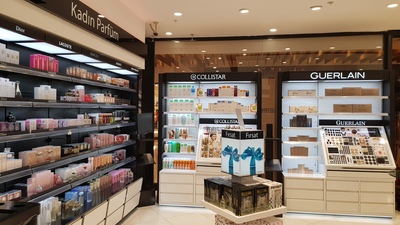 Ünlü kozmetikçi iflas etti