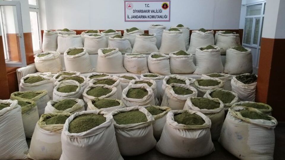 Diyarbakır'da 2 ton 80 kilo esrar!