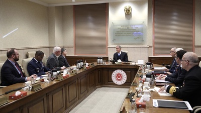 Bakan Akar'dan kritik görüşme!