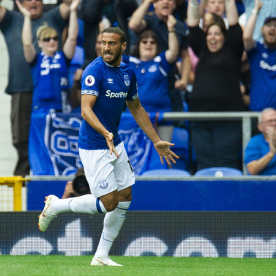Cenk Tosun imzayı atıyor!