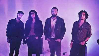 İlk single ilgi gördü