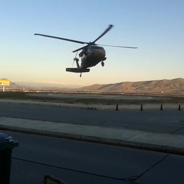 Hamileyi askeri helikopter yetiştirdi