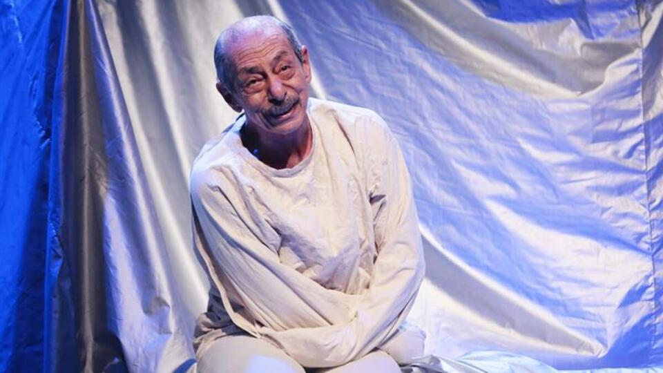 Genco Erkal 'Bir Delinin Hatıra Defteri' ile sahnede