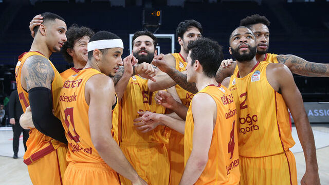 Galatasaray farklı kazandı