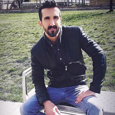 Kar maskeli 2 kişi evinin önünde öldürdü!