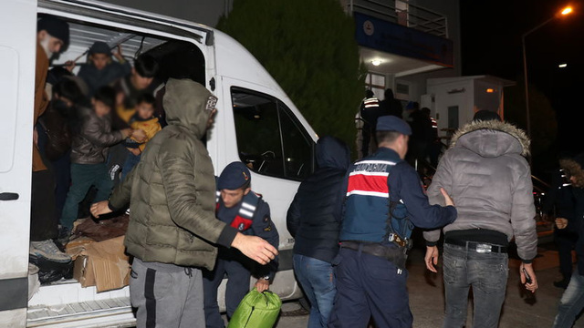 Osmangazi Köprüsü'nde 48 düzensiz göçmen yakalandı