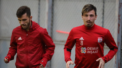 "Emre ve Mert Hakan Avrupa'ya gitmeli"