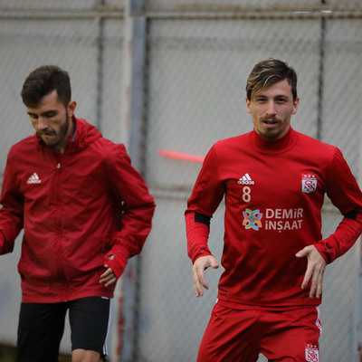 "Emre ve Mert Hakan Avrupa'ya gitmeli"