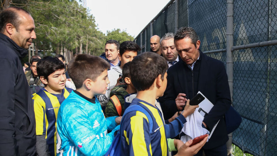 Ali Koç antrenmanı takip etti