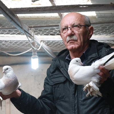 Şebapları için 2 ev aldı