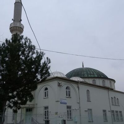 İmam ile müezzin camide kavga etti!