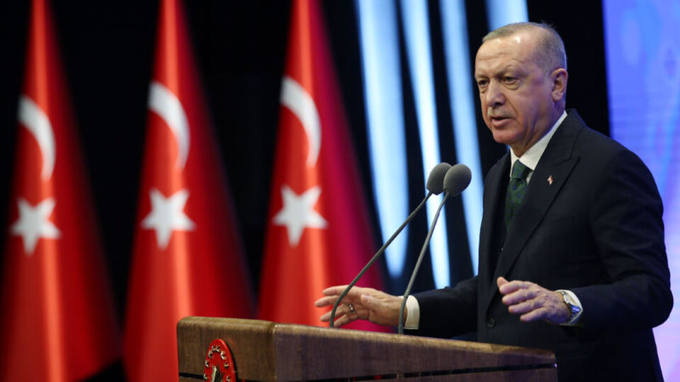 Erdoğan, Sultanlar'ı tebrik etti