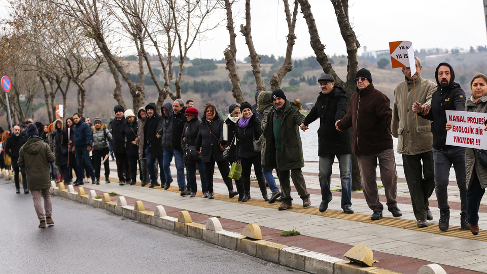 Kanal İstanbul'a karşı 'zincir' eylemi