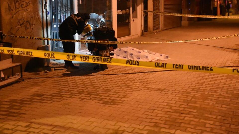 Tartıştığı kişiyi kalbinden bıçakladı!