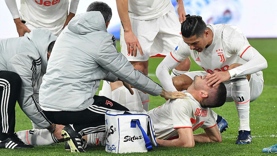 Merih Demiral'den kötü haber