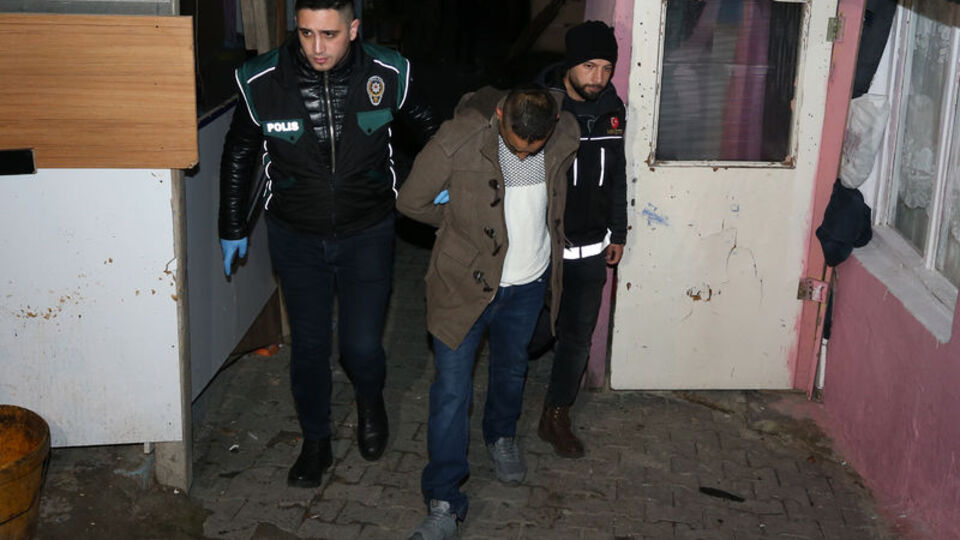 Zehir tacirlerine şafak baskını