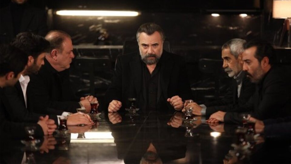 Eşkıya Dünyaya Hükümdar Olmaz bu akşam var mı?