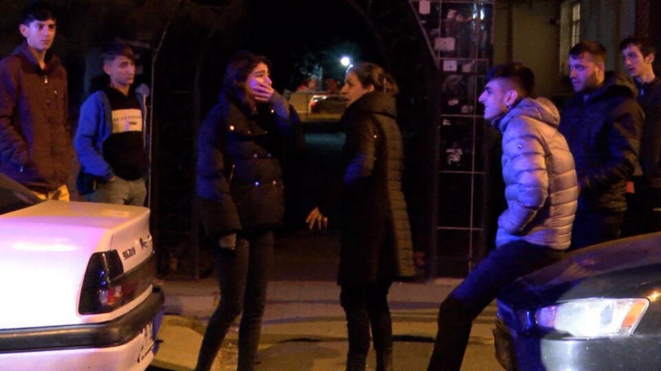 Eşini bıçaklayarak öldüren koca kaçtı