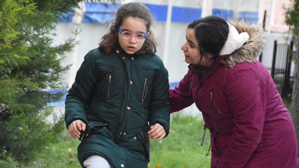 Özel çocuklar artık gölge öğretmenleri ile okula gidebilecek