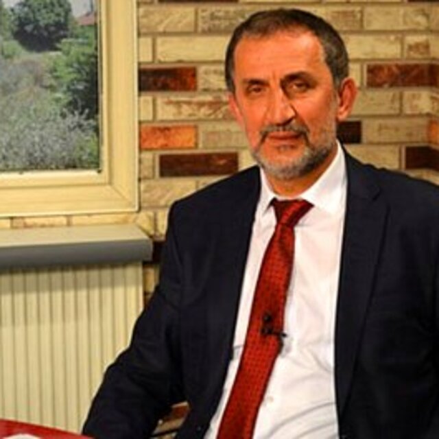 O belediye başkanı ihraç edildi!