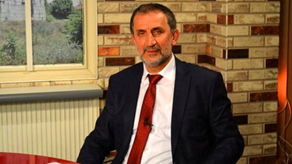 O belediye başkanı ihraç edildi!