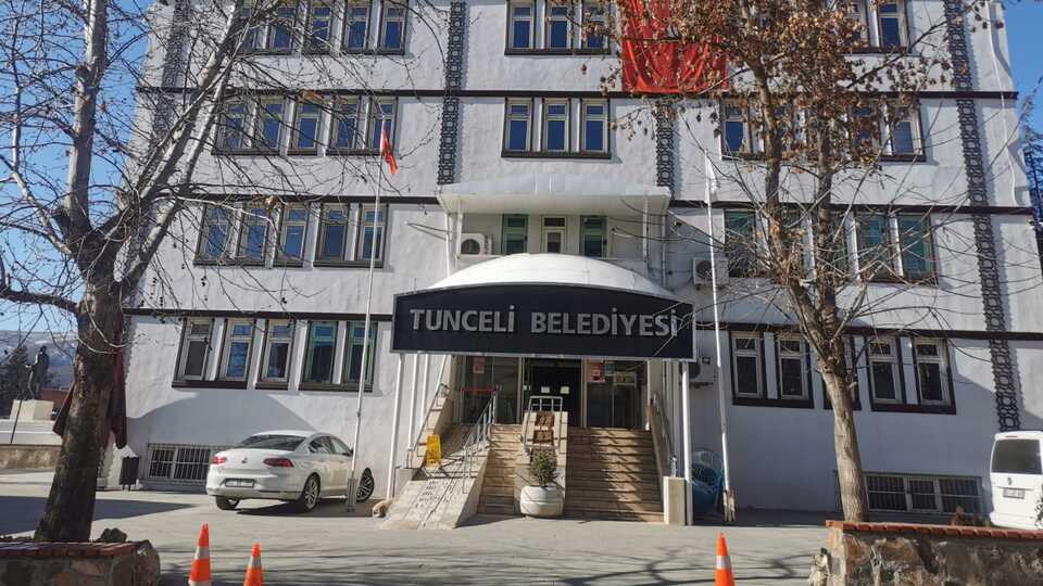 Tunceli Belediyesi'ne haciz şoku!