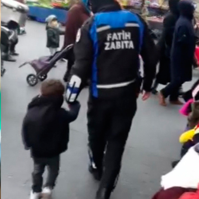 3 yaşındaki çocuk pazarda kaybolunca...