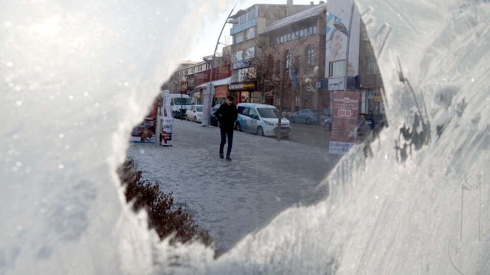 Donuyorlar! Eksi 25'i gördüler!