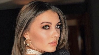 Burcu Özberk kimdir?