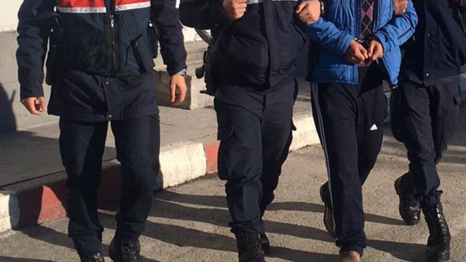 10 yıldır aranıyordu... Babasının evinde yakalandı