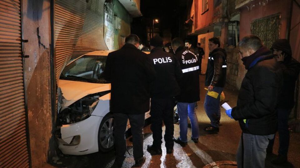 Seyir halindeki otomobile silahlı saldırı